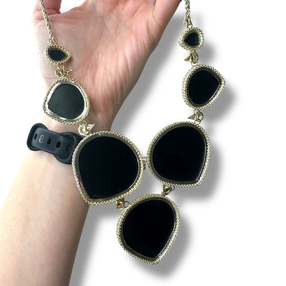 Kendra Scott NWOT Rebecca Abalone Shell Rare Style Gold Tone Statement Necklace - Picture 6 of 9